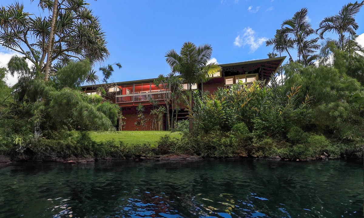 Wainiha House | Paddle to a Secluded Beach Experience Old Hawaiʻi 50+ Year Local Expert Host