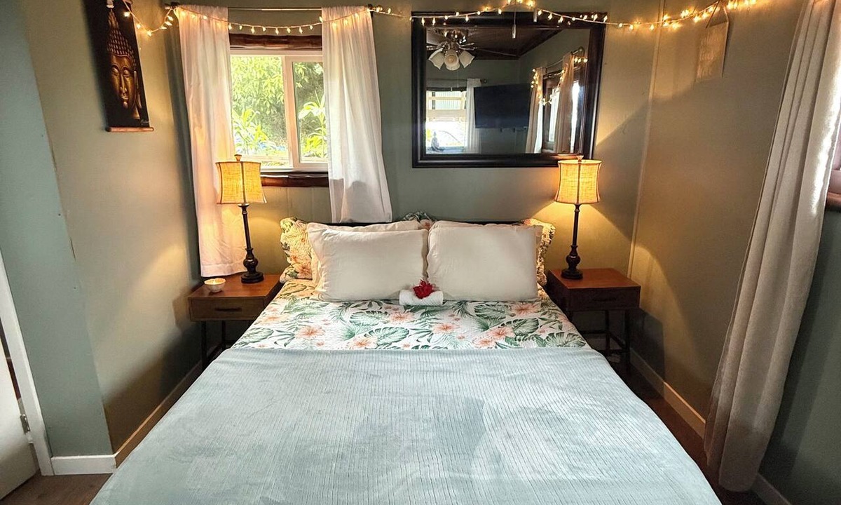 Opihihale Apartment | Peaceful, private studio overlooking the pacific Ocean.