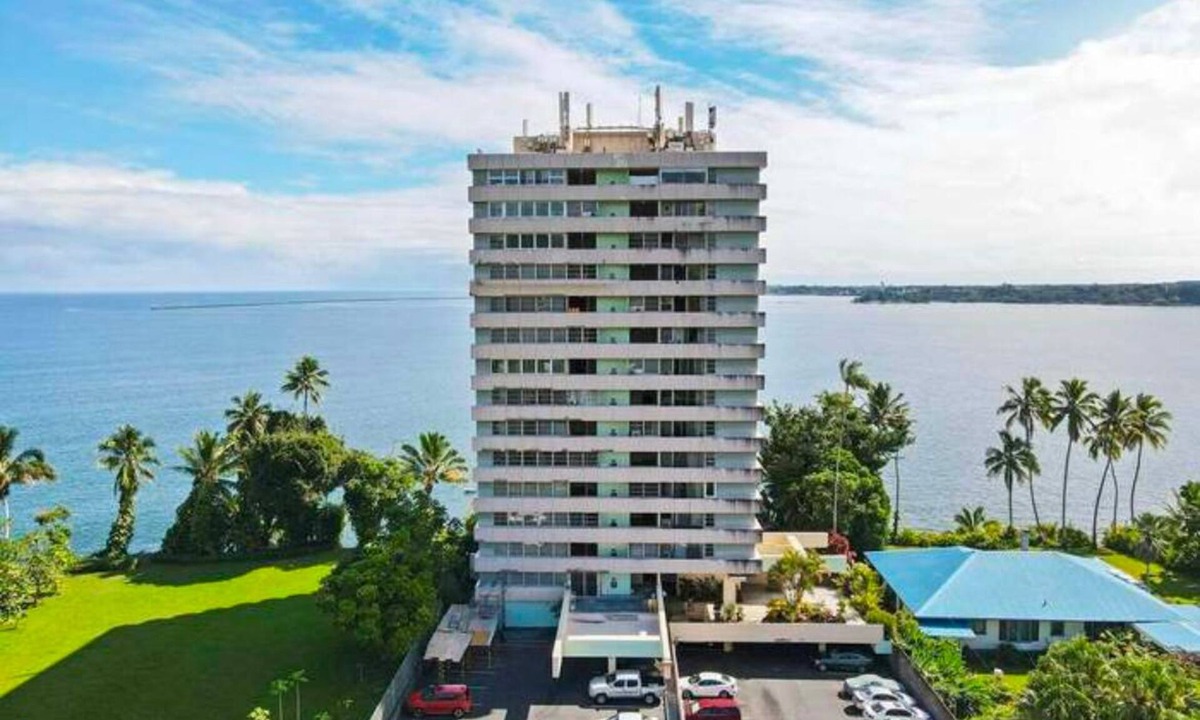 Hilo Condo | Penthouse Paradise 2 Bedroom Apartment on the water, overlooking Hilo Bay!