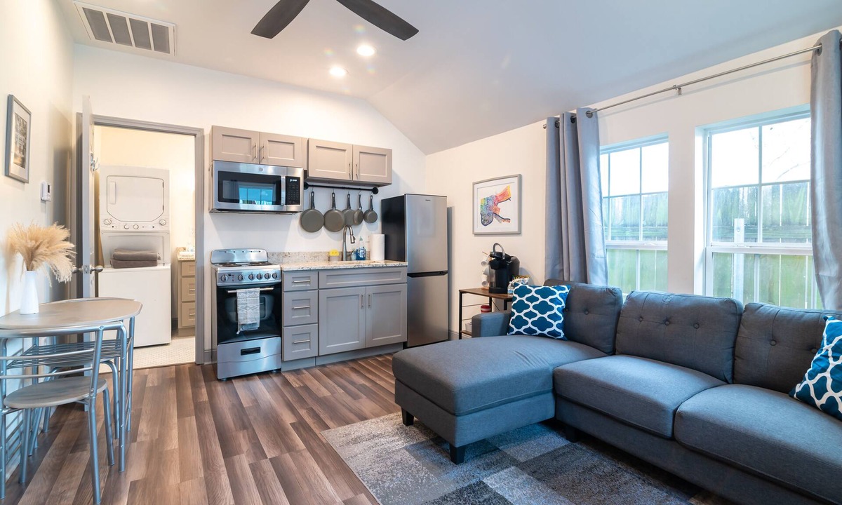 Freret House | Private Uptown Cottage! Walk to Freret, Tulane & St. Charles Street Car