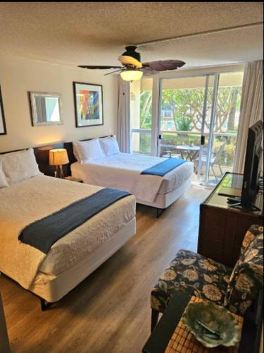 Kihei Apartment | Resort Retreat Studio-Walk to Beach, Shops, Dining with AC, WIFI