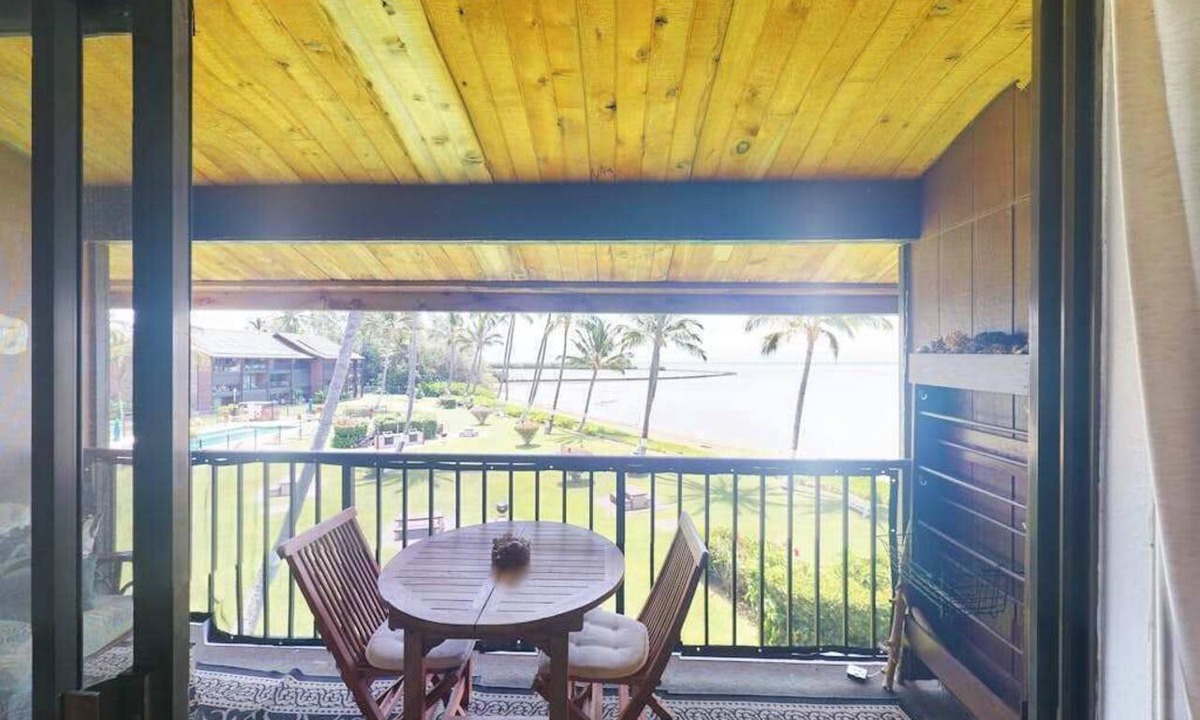 Kaunakakai Condo | Secluded Top-Floor Molokai Condo with Ocean Views & Pool