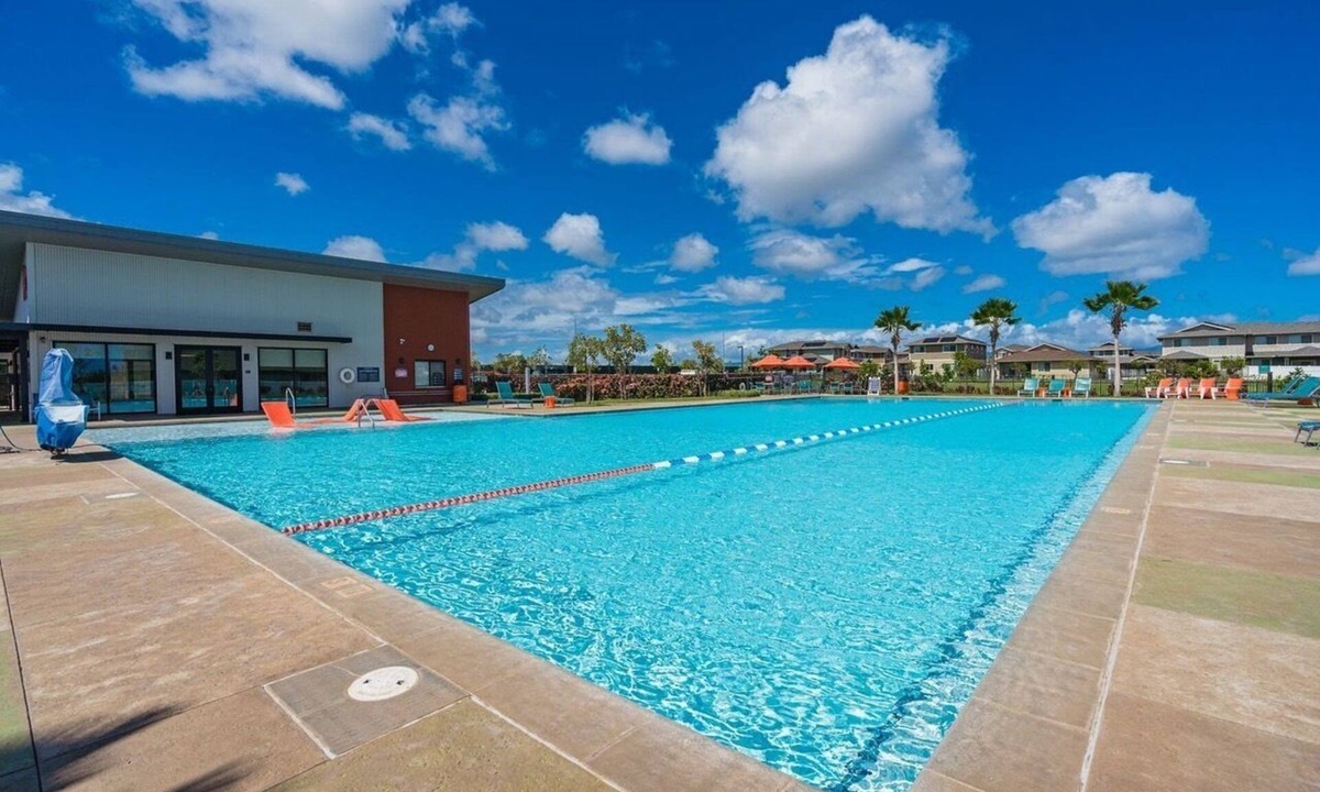 Ewa House | Serene 4-bedroom house with AC in beautiful Ewa Beach [Tesla Charger]