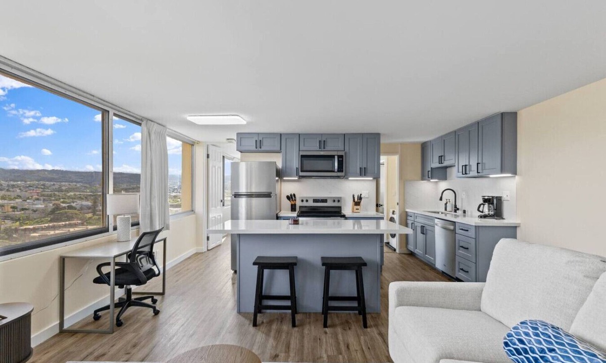 Pearl City Apartment | Skyline Access w/Pearl Views - W/D, Parking, A/C
