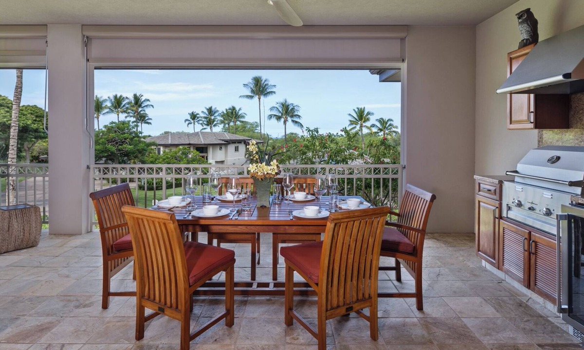 Kamuela House | Spacious Family Retreat! Ocean View Sunsets + Pool, Spa & Beach Club