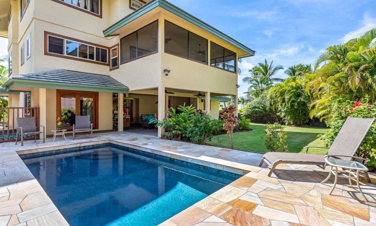 Kailua-Kona House | 🏖️Steps to Sandy Beach | Private Pool | Walk to Kona