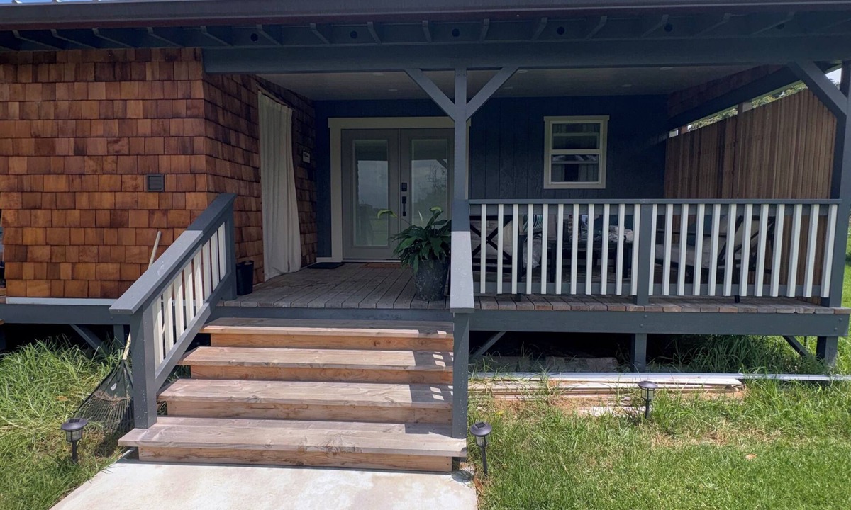 Waimea Cabin | Studio “44” B, Perfect 1-Queen bedroom studio in cool Waimea for your getaway.