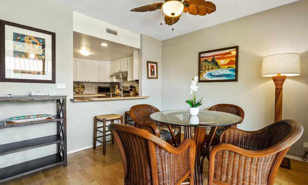 Kahaluu-Keauhou Condo | Summer Deal Kona 2BR Condo Across from Magic Sands Beach with Lanai