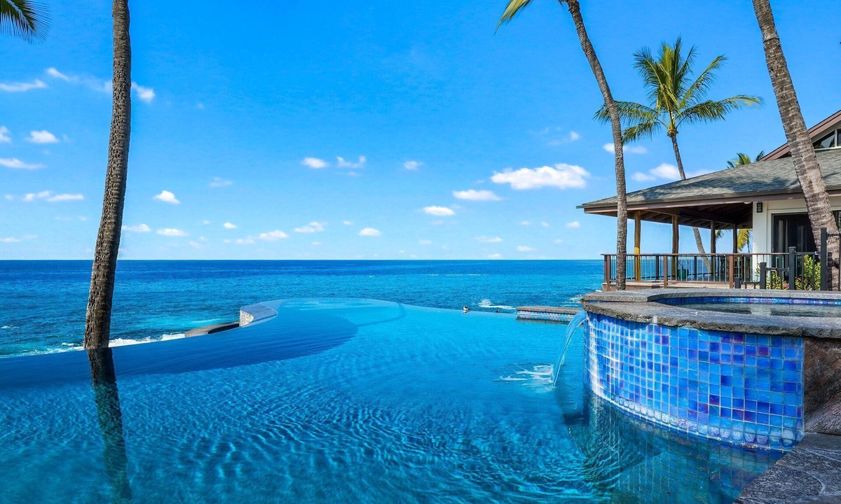 Kahaluu Bay House | Summer Deal Kona Oceanfront Estate with Pool Water Slide Guest House