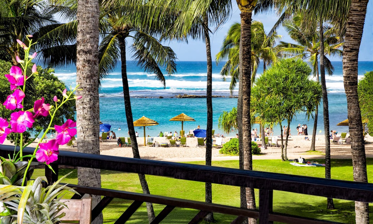 Kahuku Apartment | SUMMER REDUCED! Villa 305, King bed, Penthouse Ocean View Turtle Bay