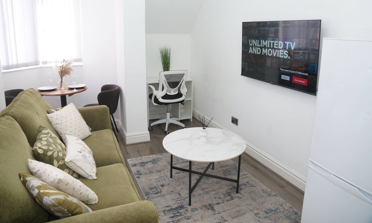 Openshaw Apartment | Sunshine Suite