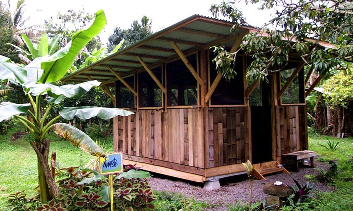 Kapoho Cabin | Sustainable Off-Grid Rental on a Farm on the Big Island of Hawaii