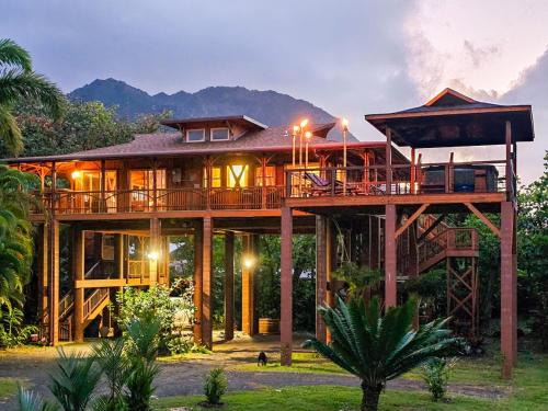 Hanalei House | The Iconic Bamboo House Hot Tub Panoramic Views AC