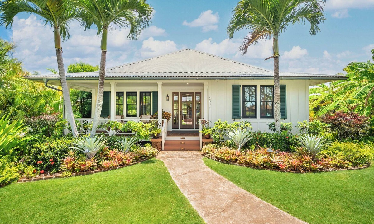 Kukuiula Cottage | The Lodge at Kukui'ula Cottage 9 | Resort Amenities | Golf Course View | Cottage