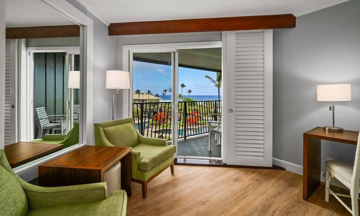 Hanamaulu Resort | Top Floor Ocean View at 4-Star Kauai Resort. Pools & Slides