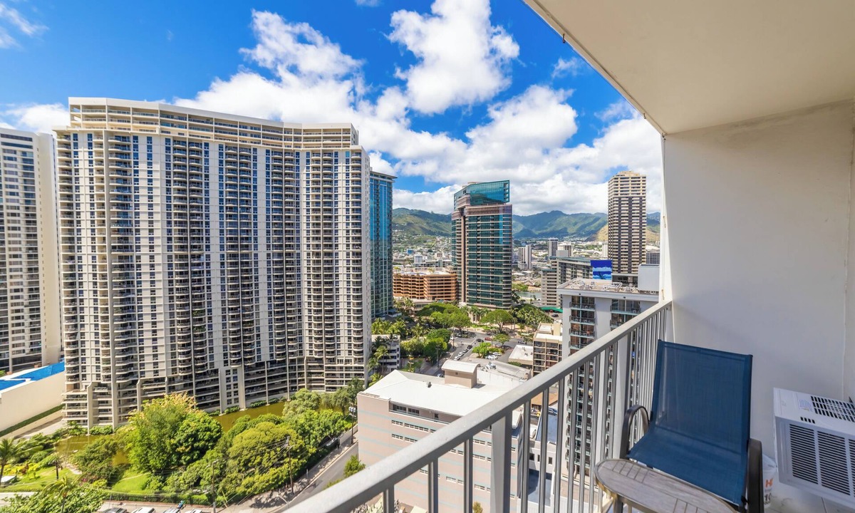 Waikiki Apartment | Trendy Studio in the Heart of Honolulu - 21F
