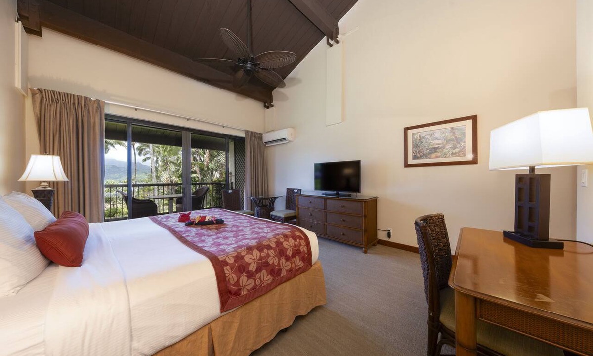 Princeville Hotel | Tropical Paradise #1 Best Value Resort on Kauai! Full Kitchen, Swimming Pool!