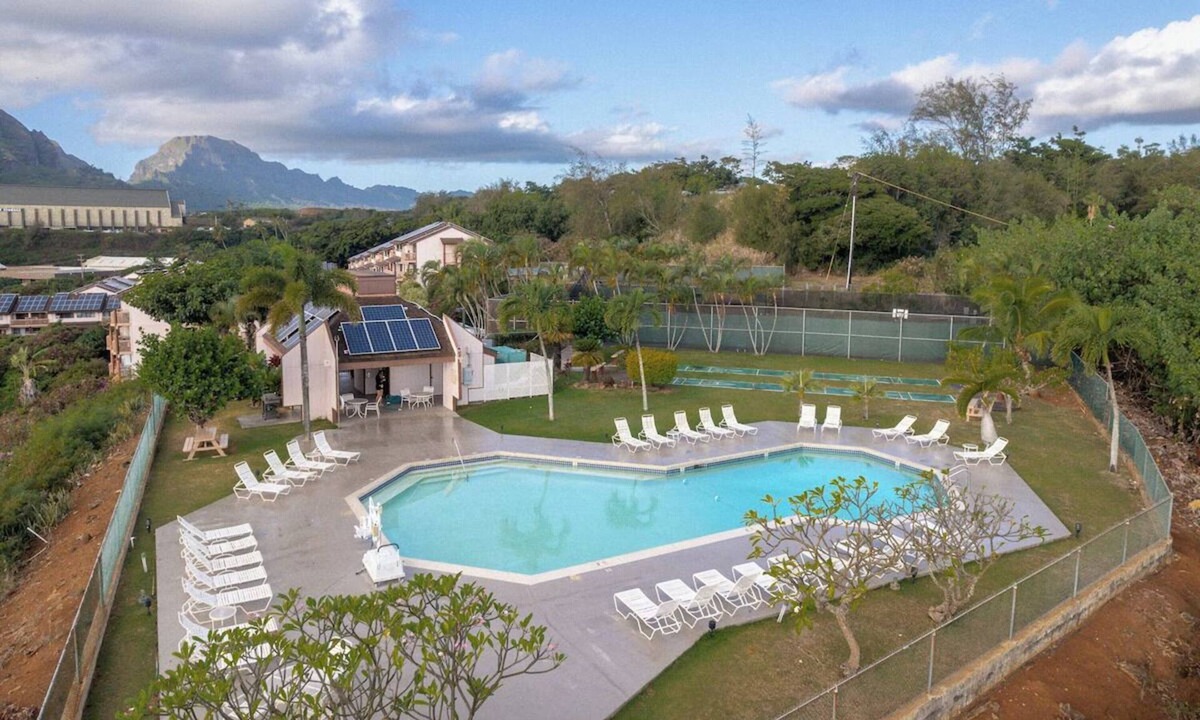 Nawiliwili Apartment | Two Bedroom Condo w/Full Kitchen | Onsite Outdoor Pool | Near Nawiliwili Park
