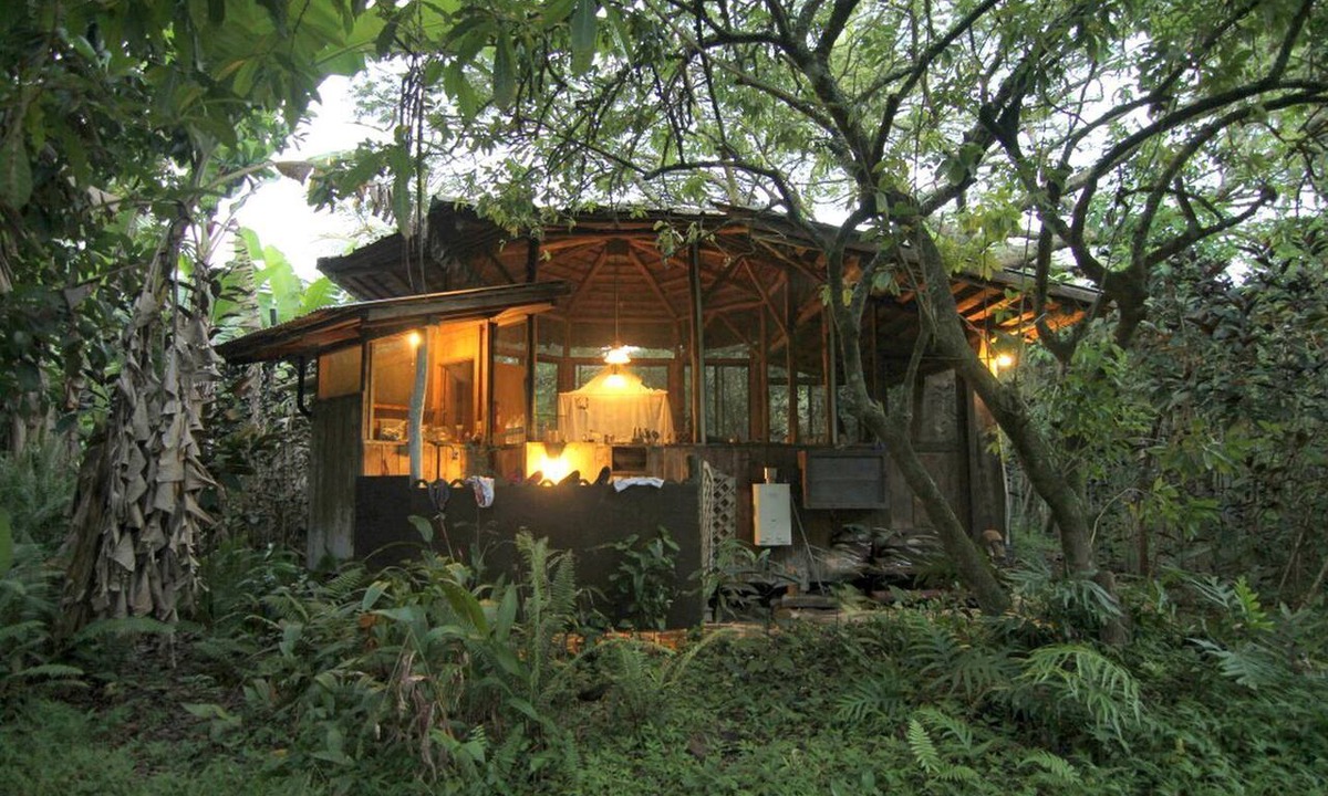 Kapoho Cabin | Unusual Cabin with 360-Degree Windows on the Big Island of Hawaii in Pahoa