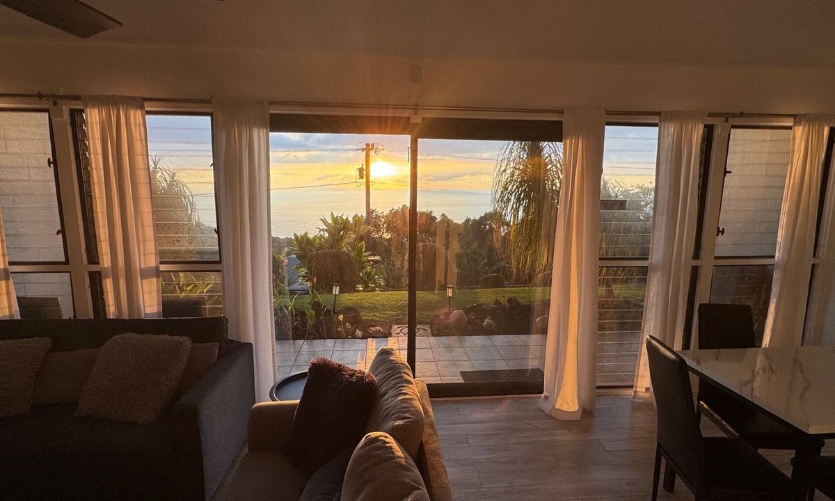 Honalo Condo | Villa with a View - Kailua-Kona Style