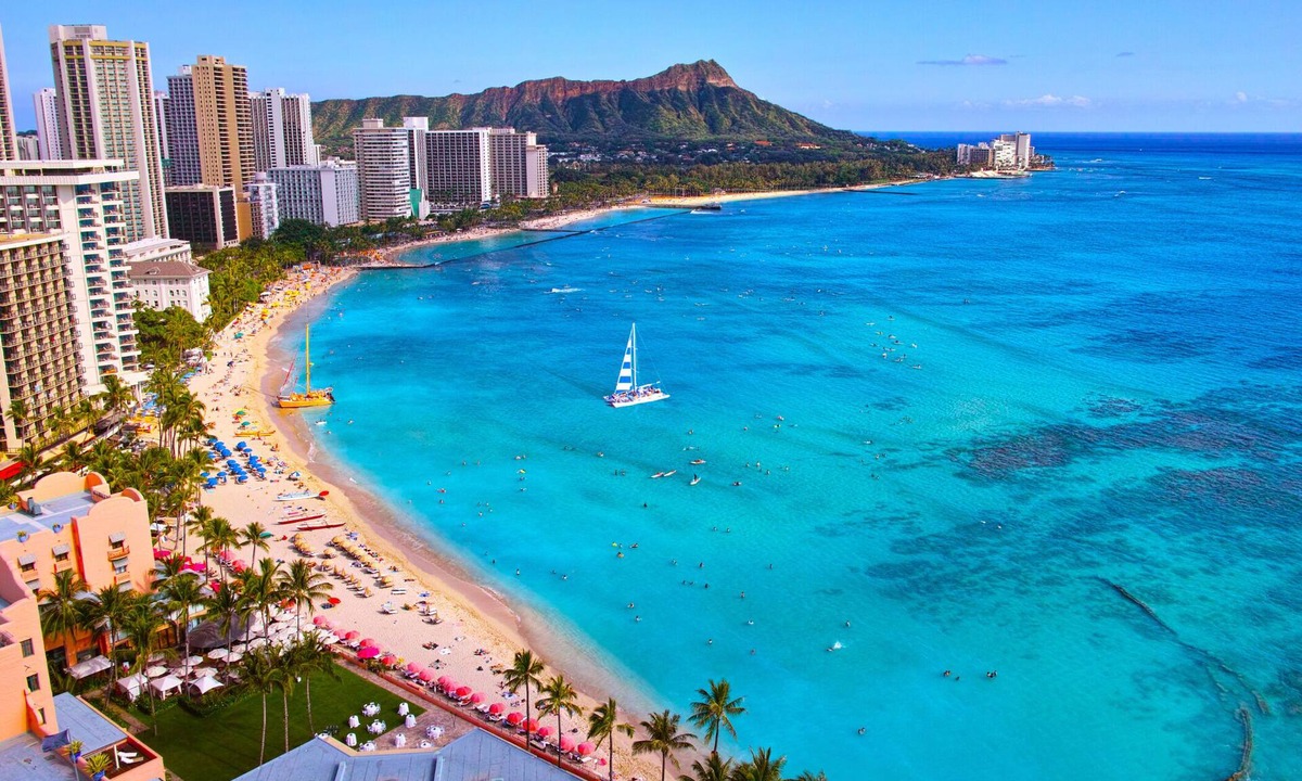 Waikiki Apartment | Waikiki Banyan Condo w/King Bed & Parking, Near Beach