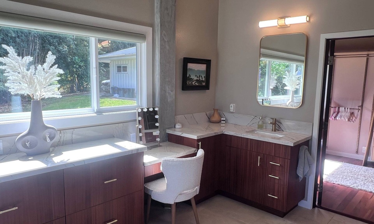 Papaikou House | Watch whales from your private lanai in this beautiful luxury ocean view home