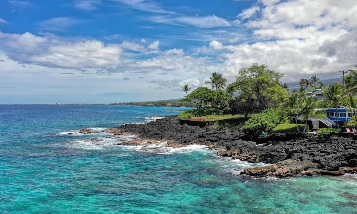 Keauhou Condo | Wonderful Kona oceanfront 6 bedrooms for 14!