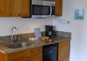 ALOHA-WAIKIKI FUN & CHARMING near BEACH 52