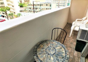 ALOHA-WAIKIKI FUN & CHARMING near BEACH 52
