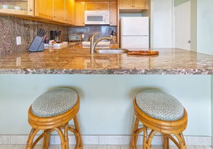 Amazing Oceanfront Condo 🤿 Fresh Island Flavor in Style and Comfort!🐠 - Hale Kona Kai 306