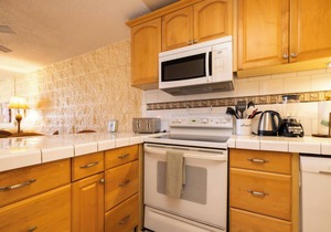 Maalaea Kanai A Nalu 405 Great Ocean Views Pool Great for up to 6 guests
