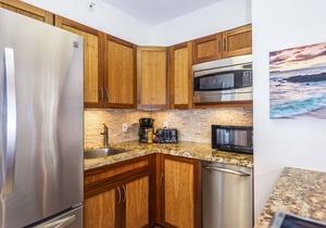 Modern Luxury OCEAN FRONT condo with Lanai & Molokai Views!-Royal Kahana 409