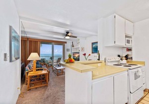 Oceanfront Blissful Sanctuary 🐳 Balcony that Almost Hangs Over The Ocean! 🐠 Hale Kona Kai 308