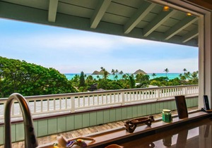 Penthouse Living in Beautiful Lanikai – 2 Bedrooms, 1 Bathroom, Ocean Views