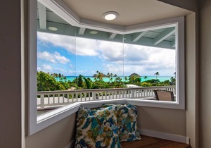 Penthouse Living in Beautiful Lanikai – 2 Bedrooms, 1 Bathroom, Ocean Views