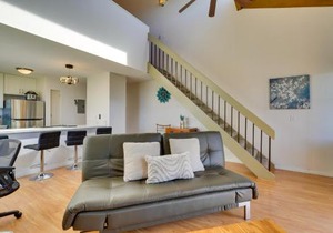 Top-Floor Kailua Bay Resort Condo w/Ocean Views!