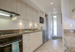 Top Floor Studio Ocean View, Golf Cart, Beach Cabana, Jacuzzi, Pool