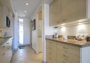 Top Floor Studio Ocean View, Golf Cart, Beach Cabana, Jacuzzi, Pool