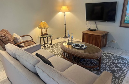 Lanikai House | 1 bedroom steps to white sand beach