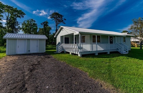 Wanchese Cottage | 10 Minutes to Manteo and 10 minutes to the beaches of Nags Head!