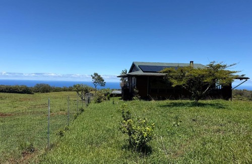 Ninole House | 100 Acre Off Grid Waterfall Ranch Home