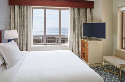 Waikiki Resort | 2 Bedroom Premier (2BX) at Grand Waikikian, a Hilton Grand Vacations Club