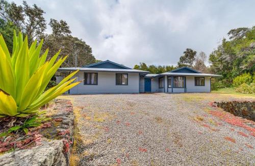 Volcano House | 2 Mi to Hawaii Volcanoes Nat'l Park: Tranquil Home