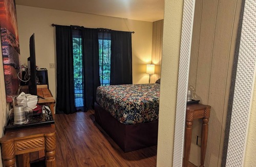 Volcano Villa | 2 Rooms and Hot tub in quiet Volcano - Family Suite #3