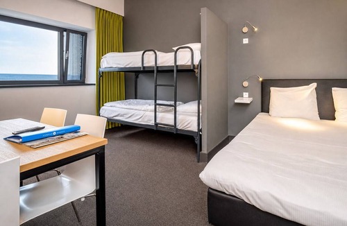Municipality of Sittard-Geleen Hotel | 2 Tranquil Rooms with Spa & Fitness Center – Ideal for a Relaxing Trip