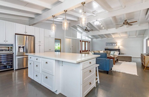 Kailua House | 3,200 sq ft House with Pool, 6 Bedrooms, walking distance to Kailua and Lanikai