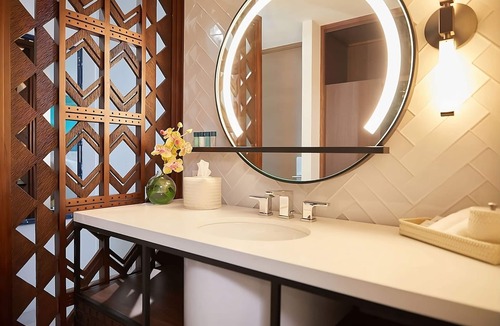 Waikiki Hotel | 3 Great Units Just Steps to the Beach, Onsite Dining, Pet-friendly, Pool!