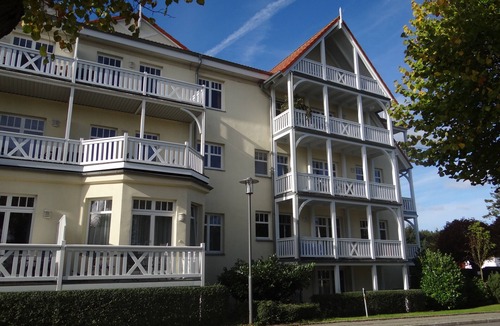 Kuhlungsborn Ost Apartment | 3-room vacation apartment Villa Parkblick, 55 inch UHD, Blu-ray, renovated in 2024