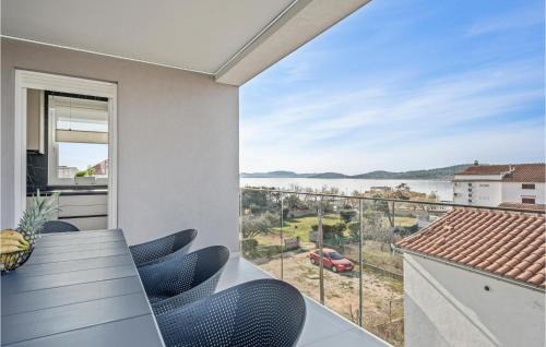 Srima Apartment | 4 Bedroom Cozy Apartment In Srima