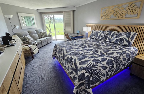 Hanamaulu Resort | 4 Star Beach Front Hotel Resort, Lanai Ocean View, one minute walk to the beach